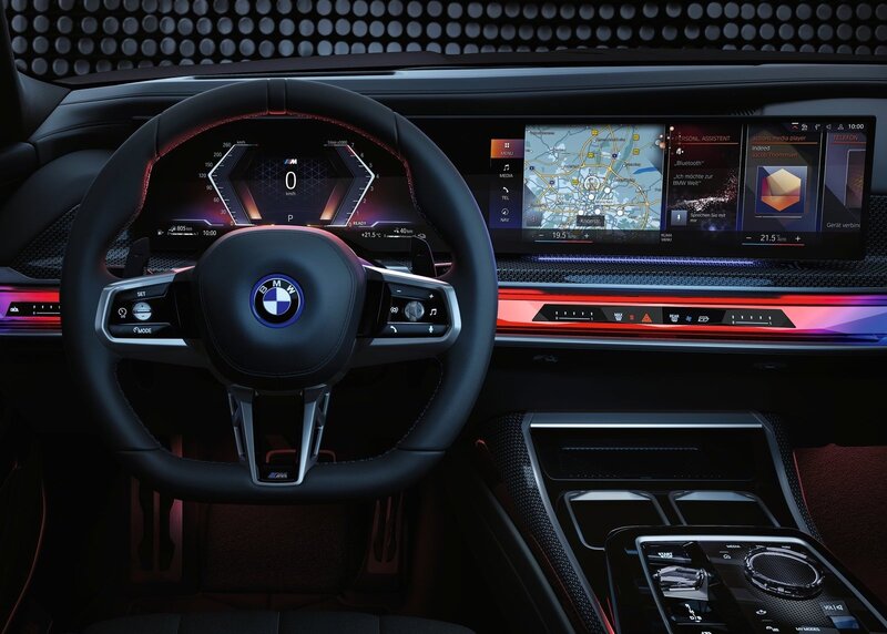 《BMW》不甩蘋果投向《Google》懷抱     預告iDrive 8將與Android Automotive作業系統整合